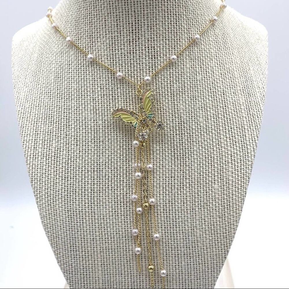 Butterfly necklace with tassel. Faux pearls. New With Tags‎ !